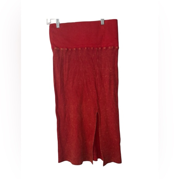 white birch Dresses & Skirts - White Birch Black Label
Red Pencil Skirt with Front Slit Size L